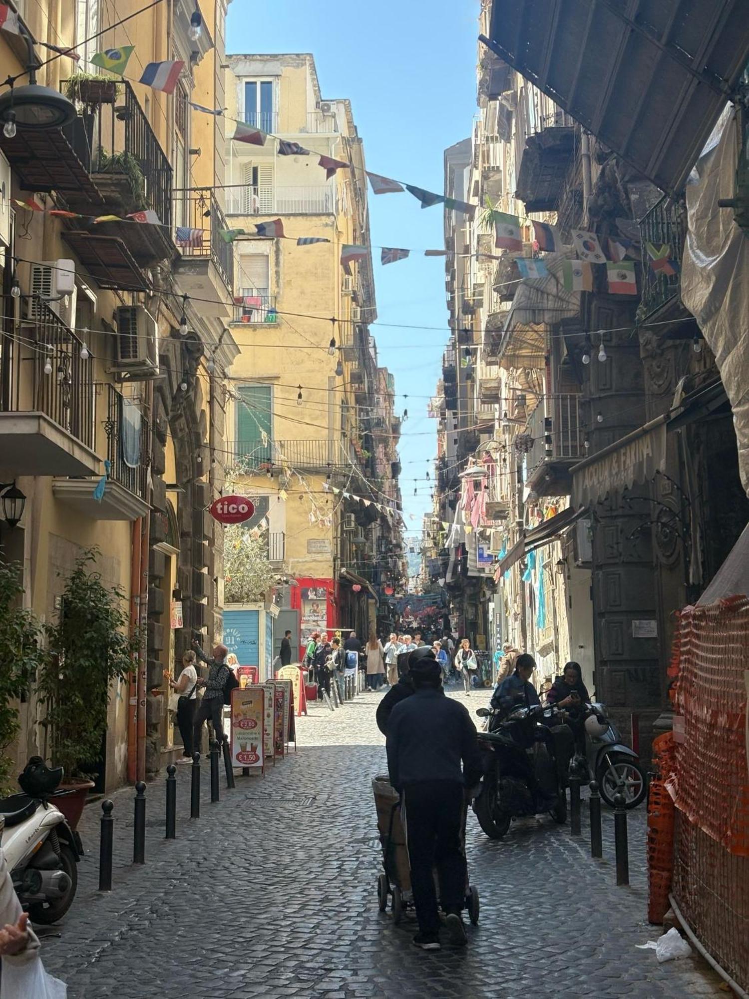 Vikolo Naples
